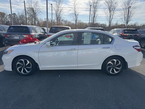 Used 2017 Honda Accord EX-L image 4