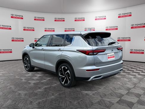 Used 2024 Mitsubishi Outlander SE AWD/4WD image 7