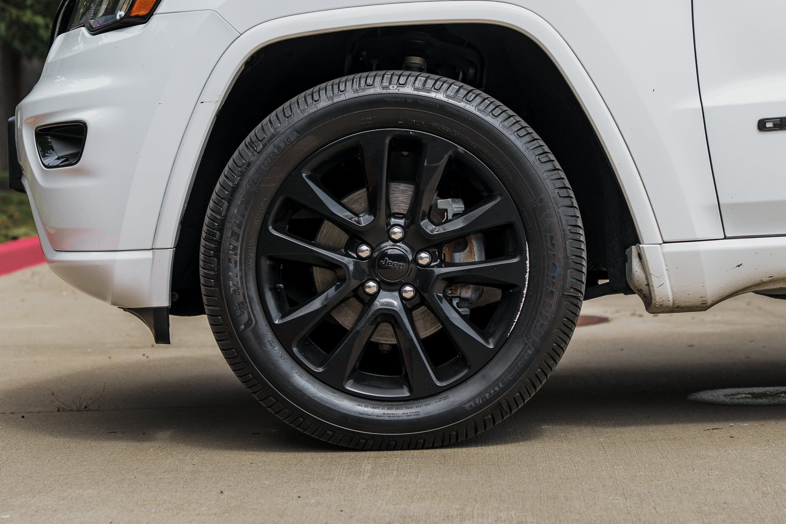Used 2020 Jeep Grand Cherokee Altitude AWD/4WD image 26