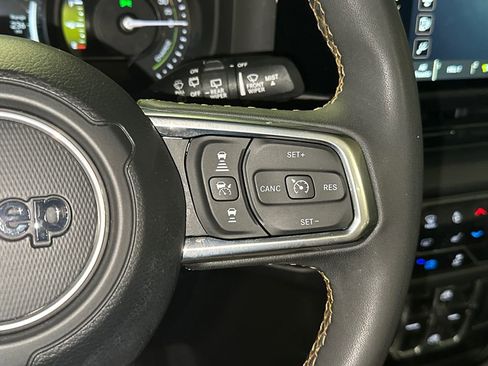 Used 2024 Jeep Wrangler High Altitude AWD/4WD image 25