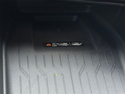 New 2026 Chevrolet Equinox EV LT image 28