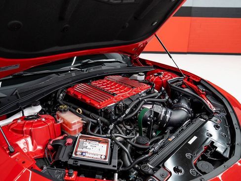 Used 2018 Chevrolet Camaro SS RWD image 14