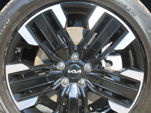 Used 2024 Kia Telluride SX FWD image 19