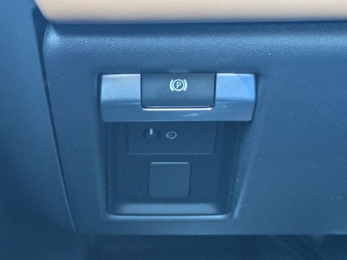 Used 2020 Land Rover Defender 110 X image 17