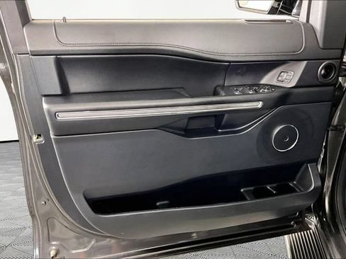 Used 2021 Ford Expedition Max XLT RWD image 19