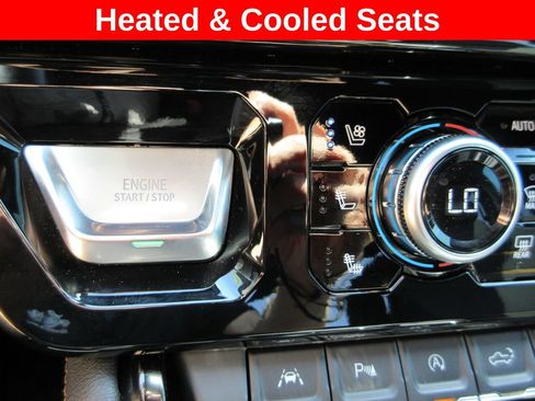 Used 2024 GMC Sierra 1500 AT4 w/ Technology Package AWD/4WD image 19