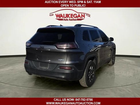 Used 2015 Jeep Cherokee Latitude image 3