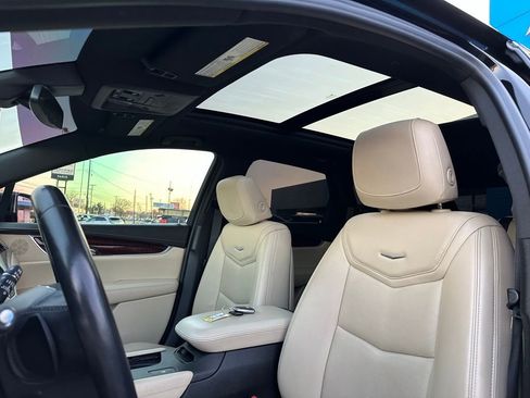 Used 2018 Cadillac XT5 Luxury w/ Driver Awareness Package image 15