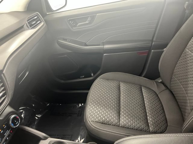 Used 2023 Ford Escape Active AWD/4WD image 16