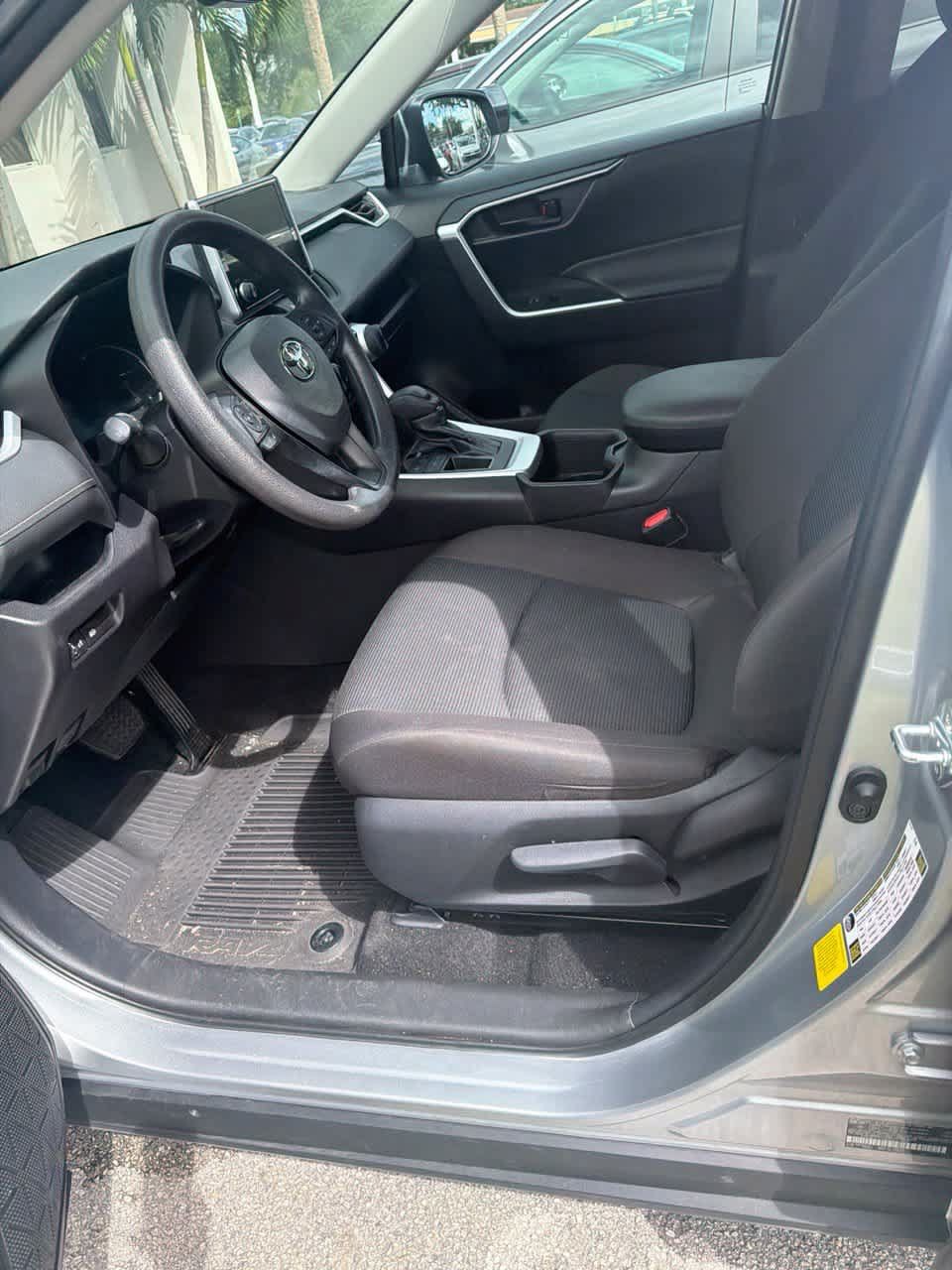 Used 2024 Toyota RAV4 LE FWD image 5