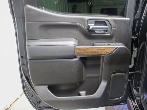 Used 2022 Chevrolet Silverado 1500 High Country w/ Technology Package image 14