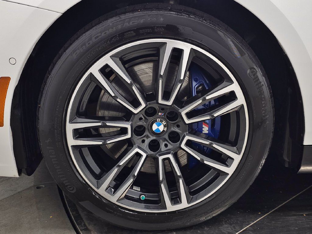 Used 2024 BMW 540i xDrive w/ Executive Package AWD/4WD image 12