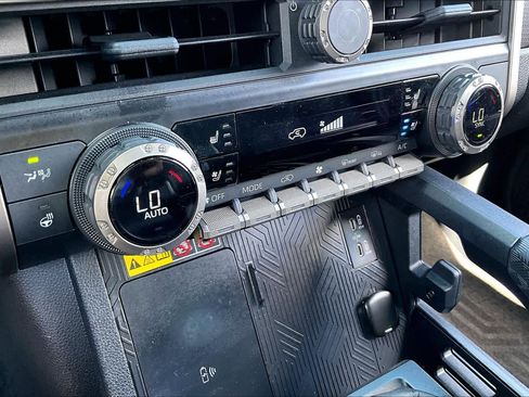 Certified 2025 Toyota 4Runner Limited image 32