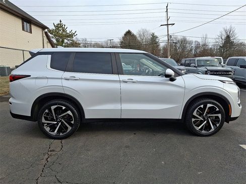 Used 2022 Mitsubishi Outlander ES image 7