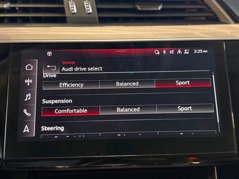 Used 2022 Audi e-tron Premium w/ Convenience Plus Package image 34