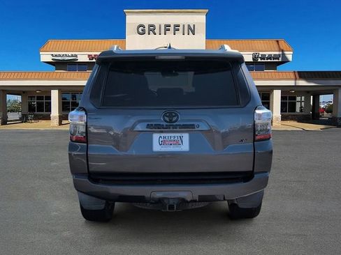 Used 2016 Toyota 4Runner SR5 image 8