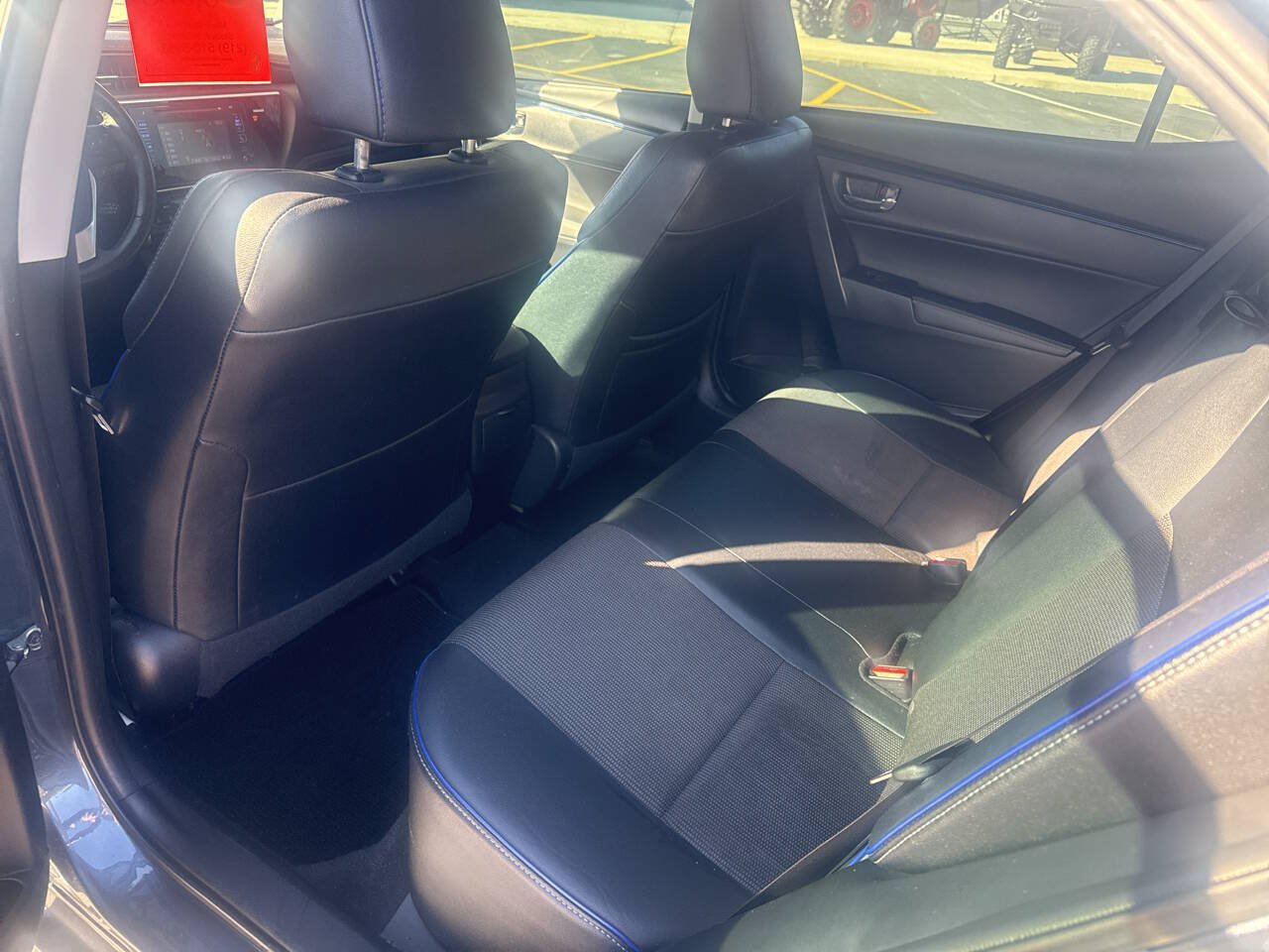 Used 2017 Toyota Corolla SE w/ Carpet Mat Package (TMS) FWD image 23