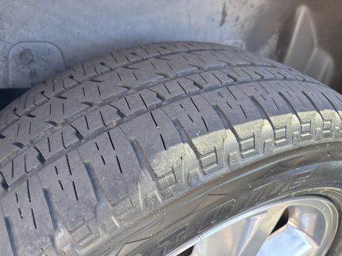 Used 2011 Chevrolet Tahoe LTZ RWD image 17