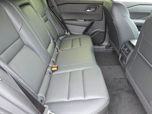 New 2025 Nissan Rogue SL w/ Tech Package image 24