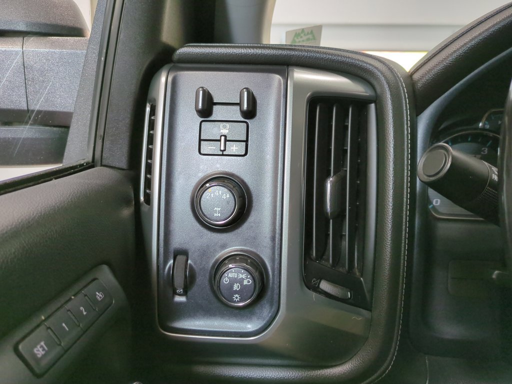 Used 2018 Chevrolet Silverado 2500 LTZ w/ Duramax Plus Package AWD/4WD image 31