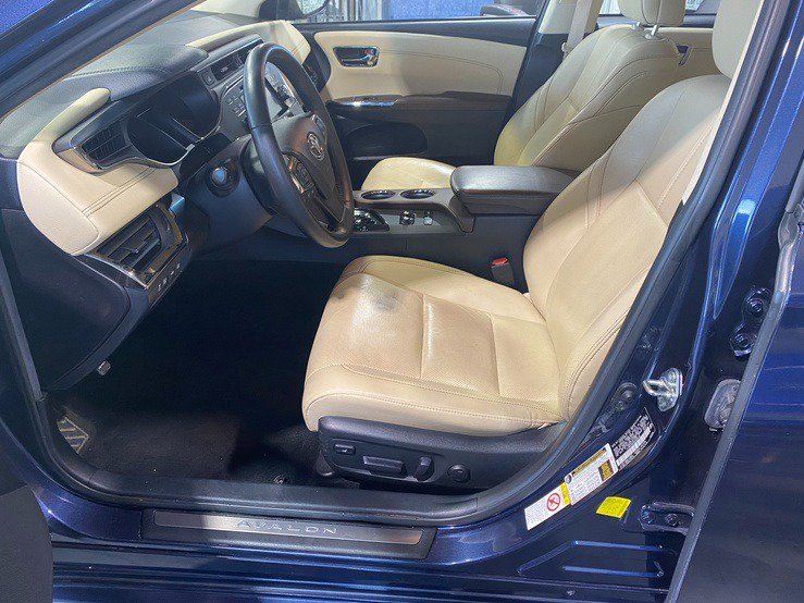 Used 2016 Toyota Avalon Limited w/ Toyota Safety Sense Package FWD image 11