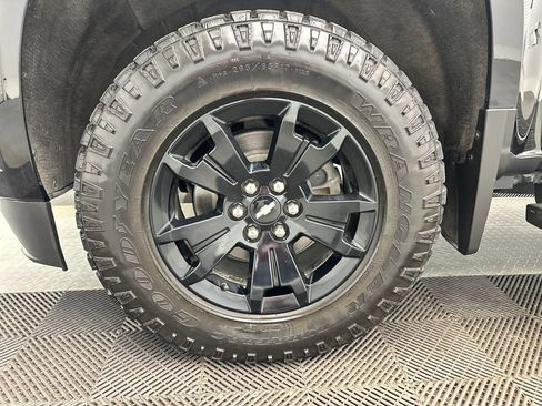 Certified 2022 Chevrolet Colorado Z71 w/ Z71 Midnight Edition AWD/4WD image 11