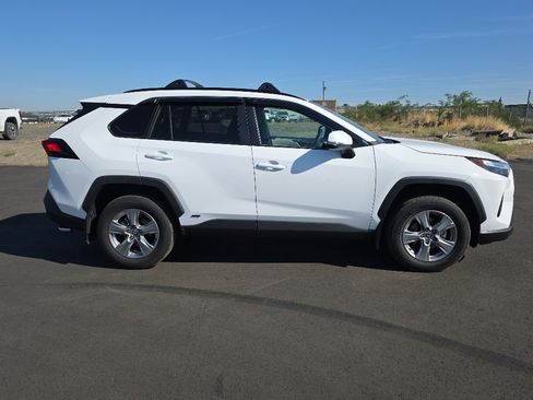 Certified 2025 Toyota RAV4 XLE w/ Convenience Package AWD/4WD image 9