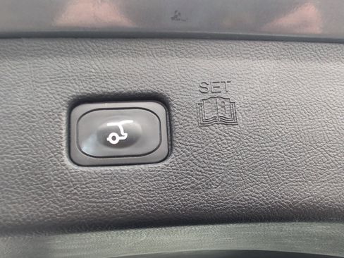 Used 2024 Ford Edge SEL w/ Convenience Package image 12