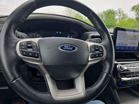 Used 2023 Ford Explorer Limited image 14