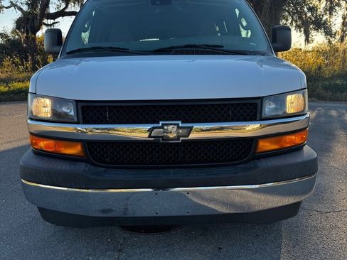 Used 2020 Chevrolet Express 3500 LT w/ LT Preferred Equipment Group image 8