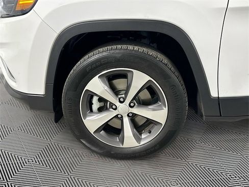 Certified 2022 Jeep Cherokee Limited image 28