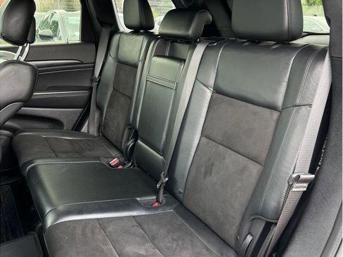 Used 2021 Jeep Grand Cherokee Laredo X image 7