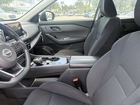Used 2024 Nissan Rogue S FWD image 10