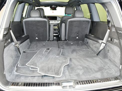 Used 2025 Mercedes-Benz GLS 450 4MATIC image 50