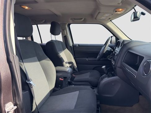 Used 2016 Jeep Patriot Sport w/ Power Value Group image 17