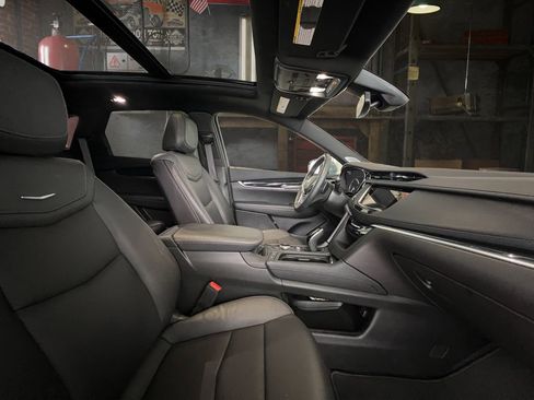 Used 2025 Cadillac XT5 Premium Luxury image 15