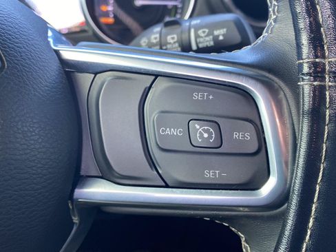 Used 2022 Jeep Wrangler Unlimited Sahara w/ Cold Weather Group AWD/4WD image 20