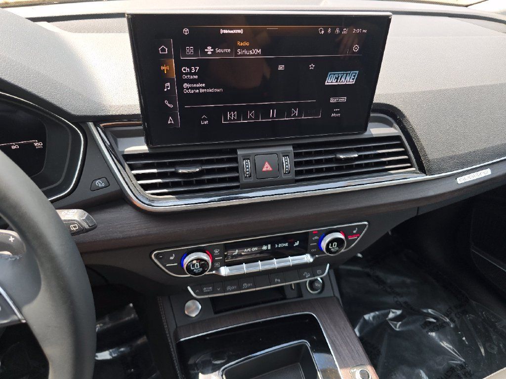 Certified 2023 Audi Q5 2.0T Premium Plus AWD/4WD image 40
