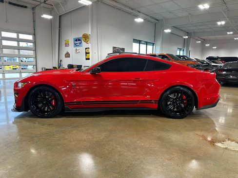 Used 2021 Ford Mustang Shelby GT500 w/ Technology Package RWD image 4