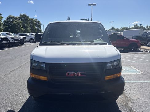 Used 2023 GMC Savana 2500 Extended w/ Driver Convenience Package RWD image 3