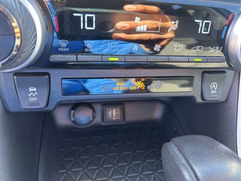 Used 2023 Toyota RAV4 XLE image 40