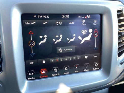 Used 2021 Jeep Compass Latitude image 21