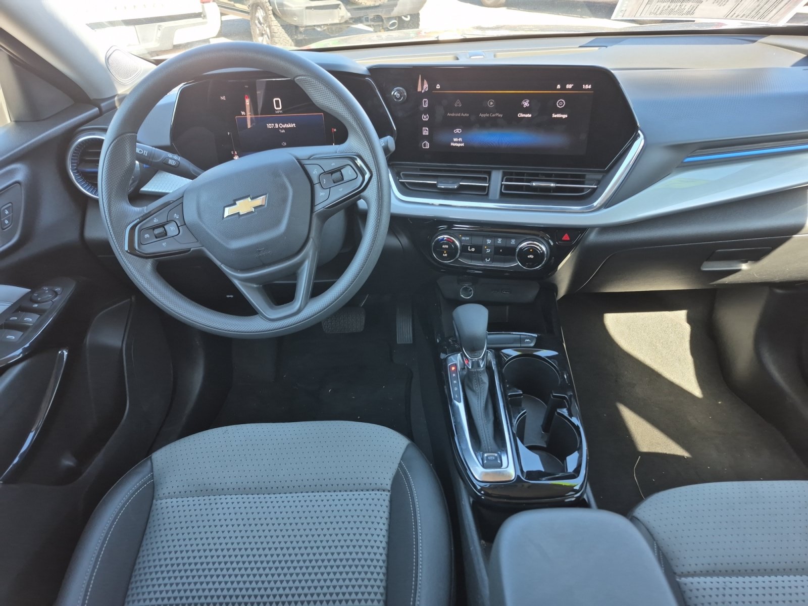 Used 2026 Chevrolet Trax LT FWD image 18