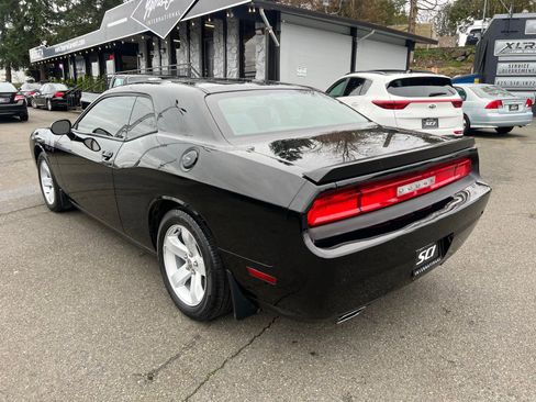 Used 2012 Dodge Challenger R/T image 2