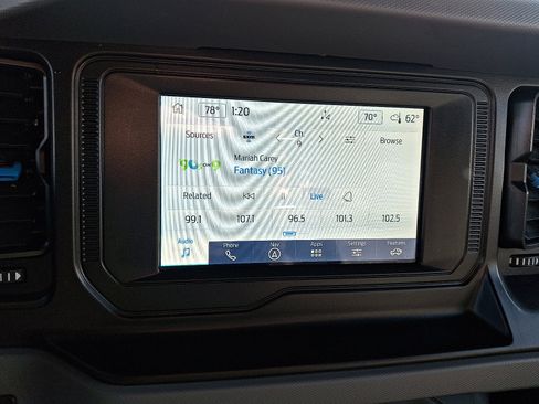 Used 2022 Ford Bronco Black Diamond image 16