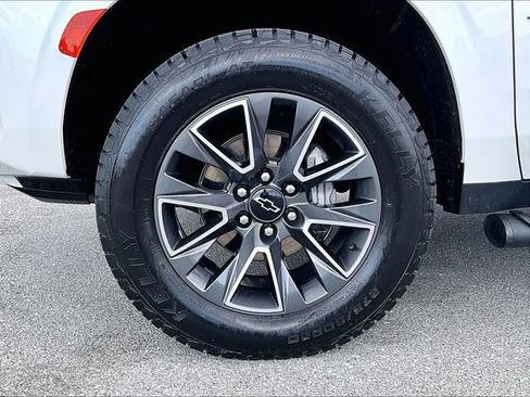 Used 2023 Chevrolet Tahoe Z71 w/ Luxury Package image 7