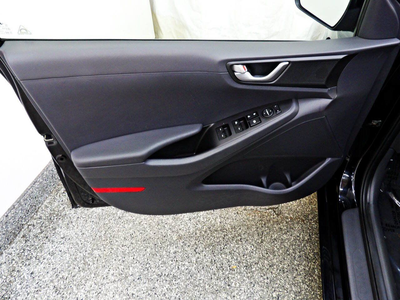 Used 2019 Hyundai Ioniq Blue FWD image 7