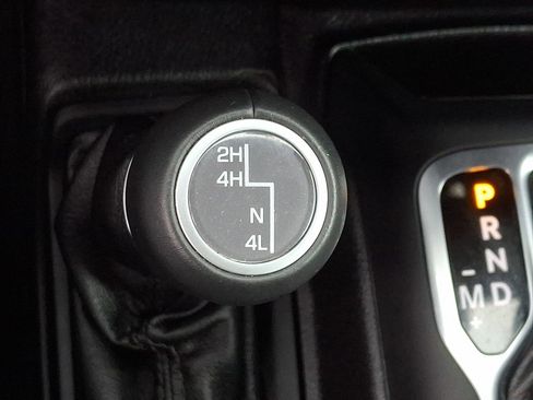 Used 2021 Jeep Wrangler Unlimited Sahara AWD/4WD image 26