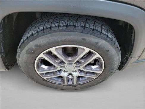 Used 2020 Jeep Compass Latitude FWD image 10