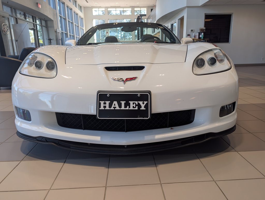 Used 2011 Chevrolet Corvette Grand Sport w/ Preferred Equipment Group RWD image 2